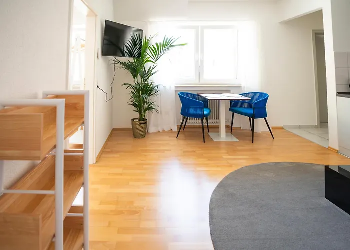 Blauwal - W14, Zentral In Bahnhofsnaehe, Balkon, Kueche